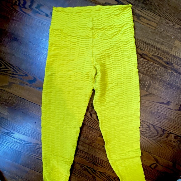 Booty By Brabants Original Leggings in Pistachio - Picture 2 of 3